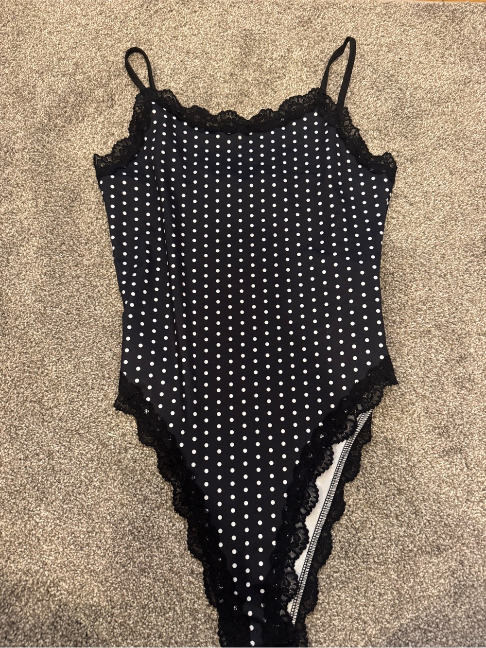 Set of 2 Lace Body Suits